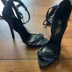 Black leather tie strap heels  NWOB